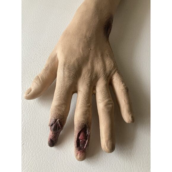 Spooky Halloween Severed Arm With Hand - Picture 1 of 6